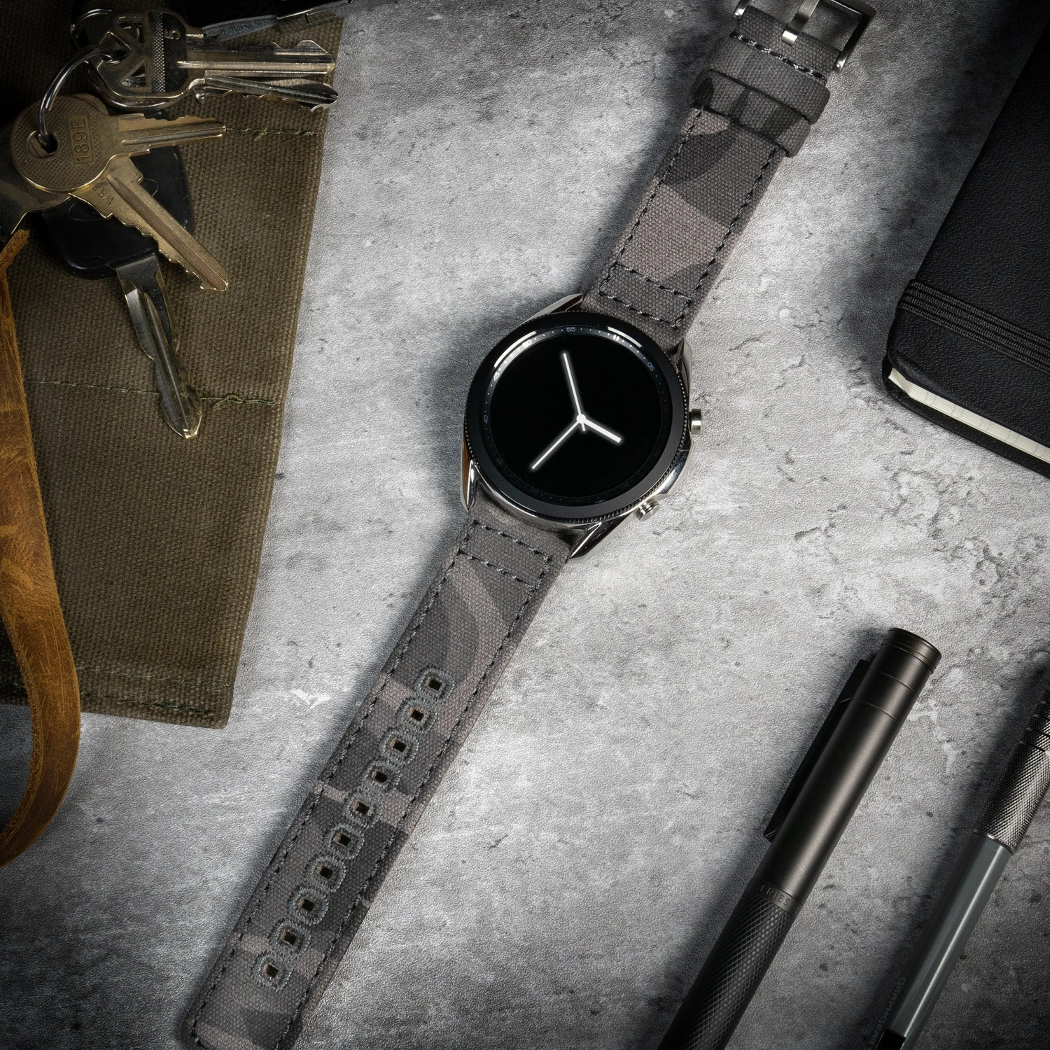 Samsung Galaxy Watch5 | Grey Camouflage Canvas 4 Samsung Galaxy Watch5 | Grey Camouflage Canvas - Image 2