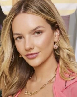 Barbie™ X Kendra Scott Gold Link And Chain Necklace In Pink Crystal 9 Barbie™ X Kendra Scott Gold Link And Chain Necklace In Pink Crystal -Fashion Accessories Store Kendra Scott Barbie Paperclip Chain Neckalce Pink Gold 02